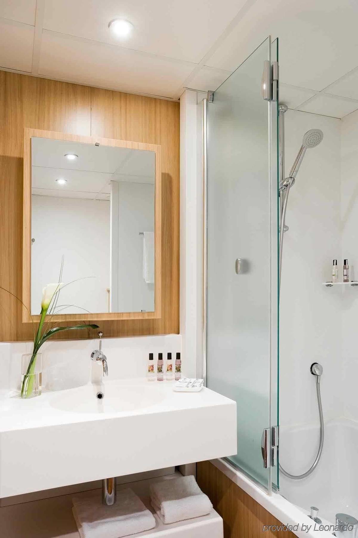Mercure La Rochelle Vieux Port Sud Hotel 4*